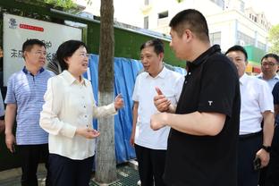 药厂名宿：阿隆索应留队执教并等待皇马的机会，不建议他去利物浦